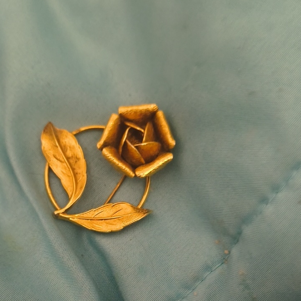 Gold Rose Leaf Brooch - Classic Floral Pin for Women